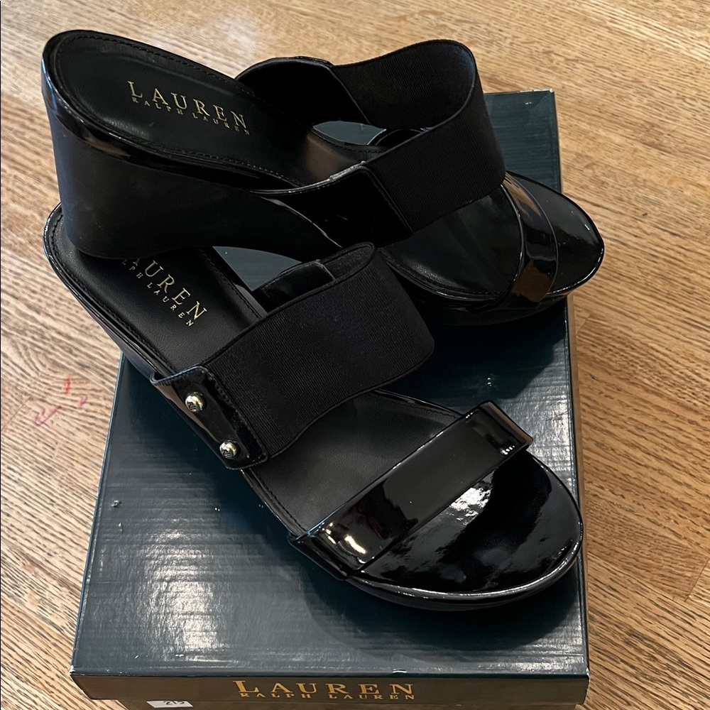 Lauren Ralph Lauren Glossy Black Wedges sz 8.5